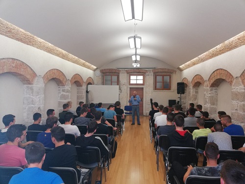 Pomorci ugostili pjesnika