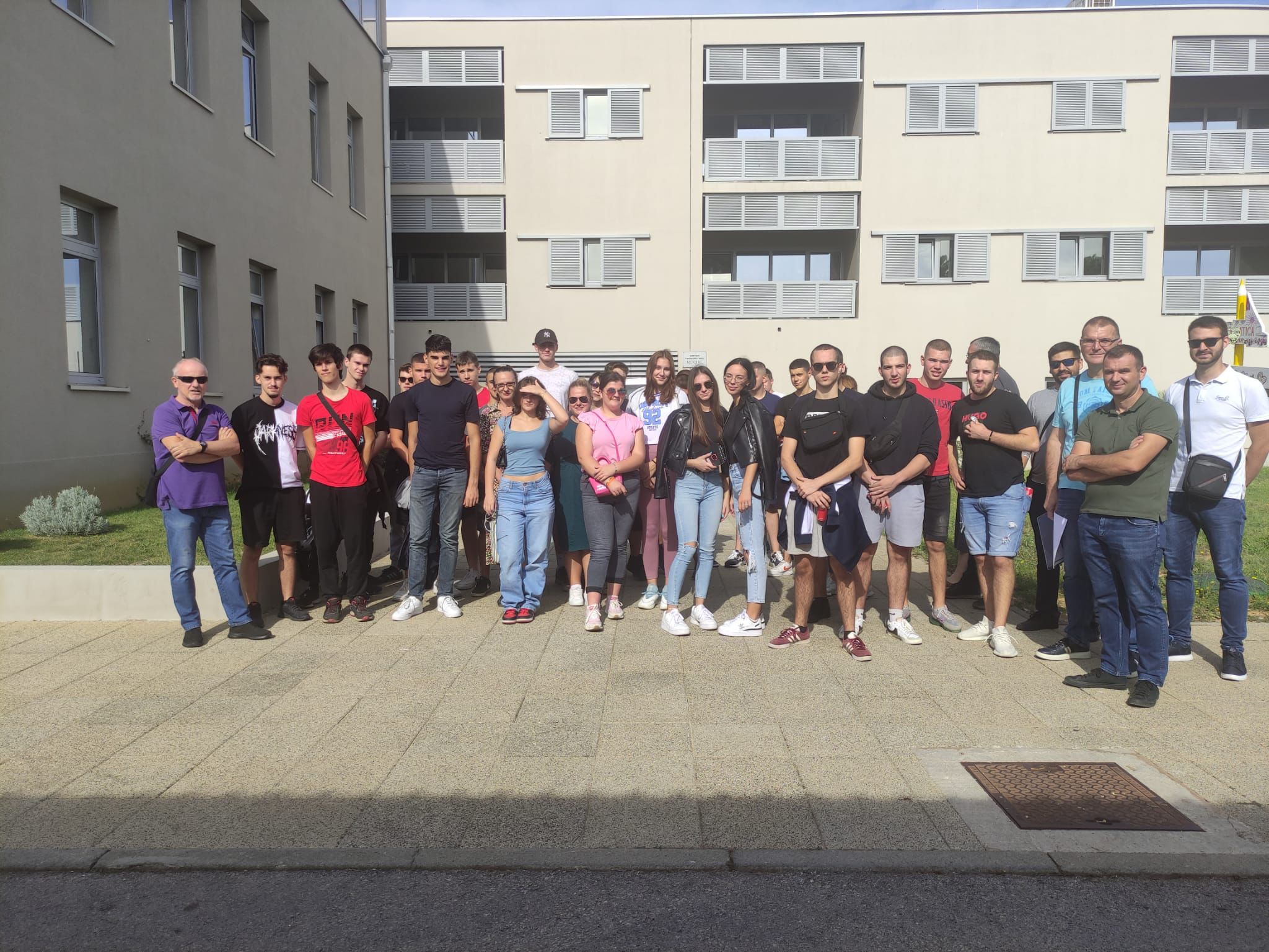 BUDI SPREMAN I KOMPETENTAN