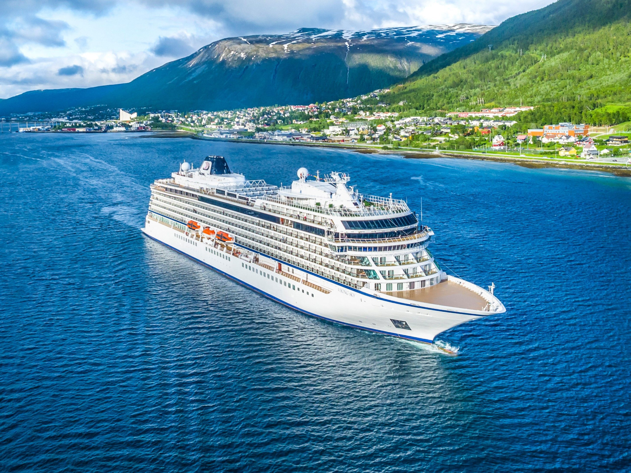 Učenici Pomorske škole Zadar posjetili luksuzni kruzer Viking Vela u luci Zadar Cruise Port